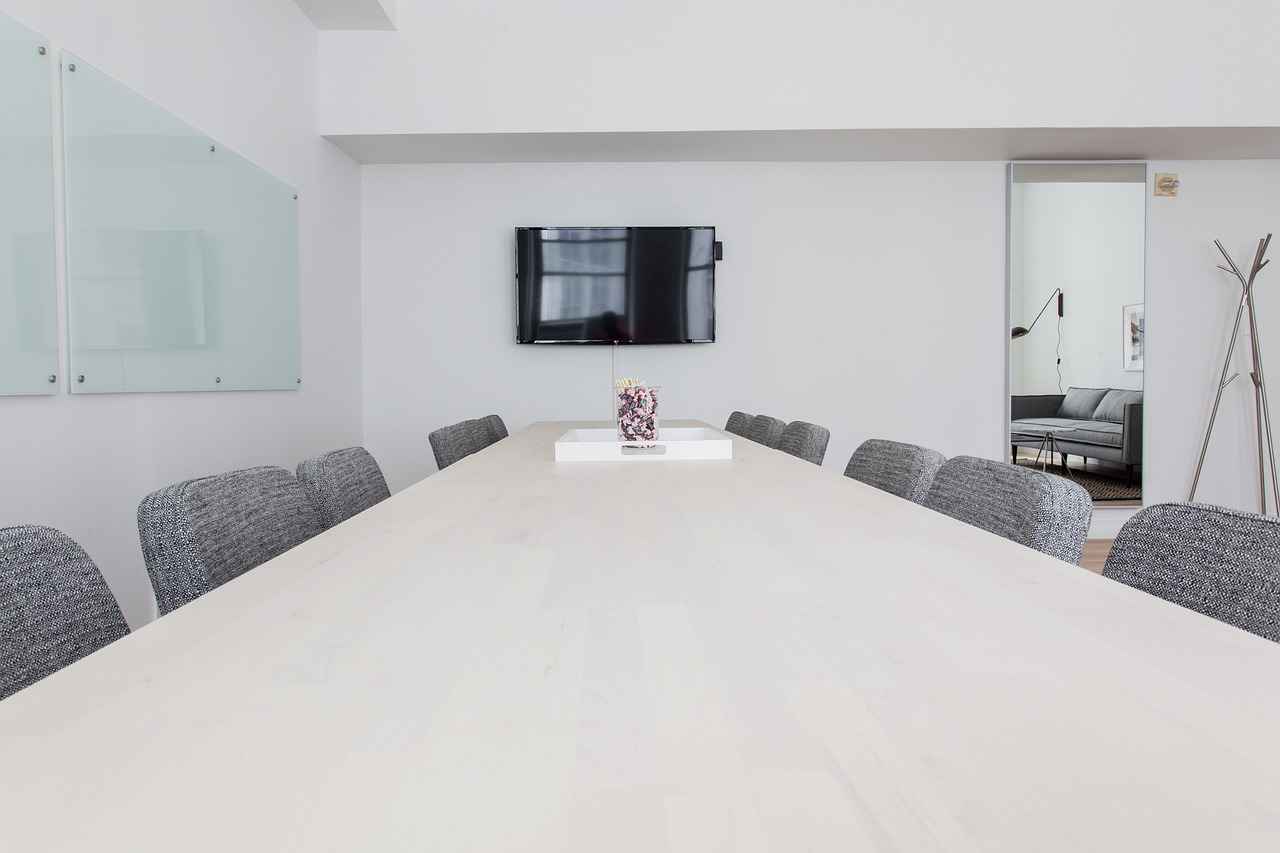 Why Choose Recycled Materials for Room Dividers?