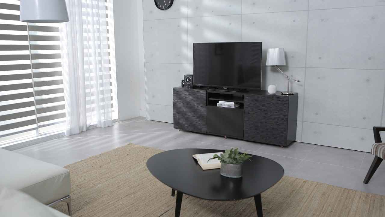 How to Choose the Right Material for Your Room Divider?