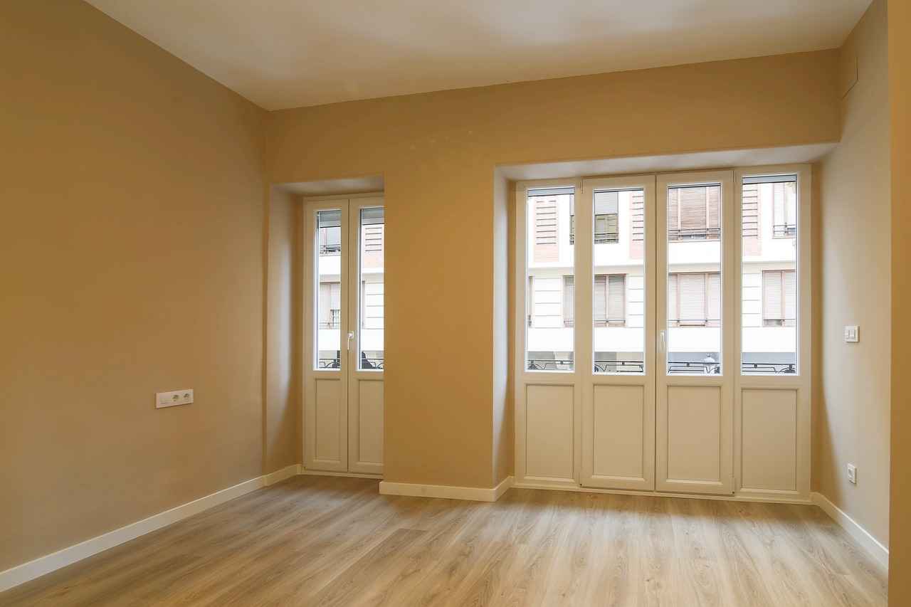 How to Attach Hinges for Smooth Folding?