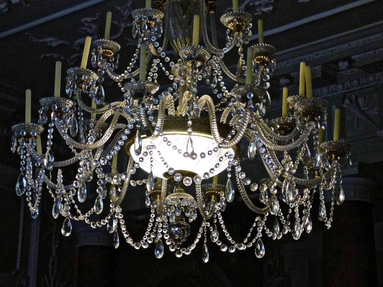 What Are Ceiling-Mounted Room Dividers?