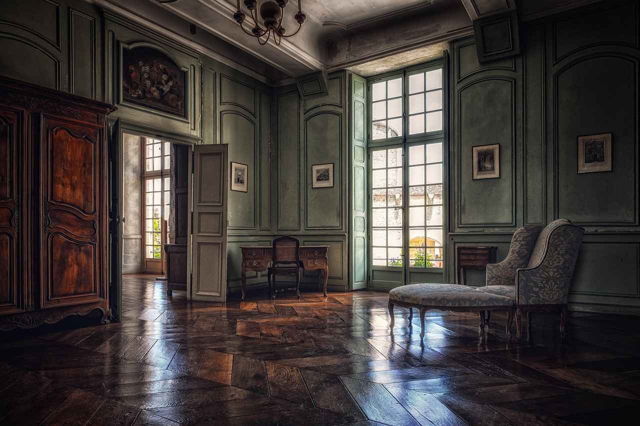 What Type of Paint Should You Use for Your Room Divider?