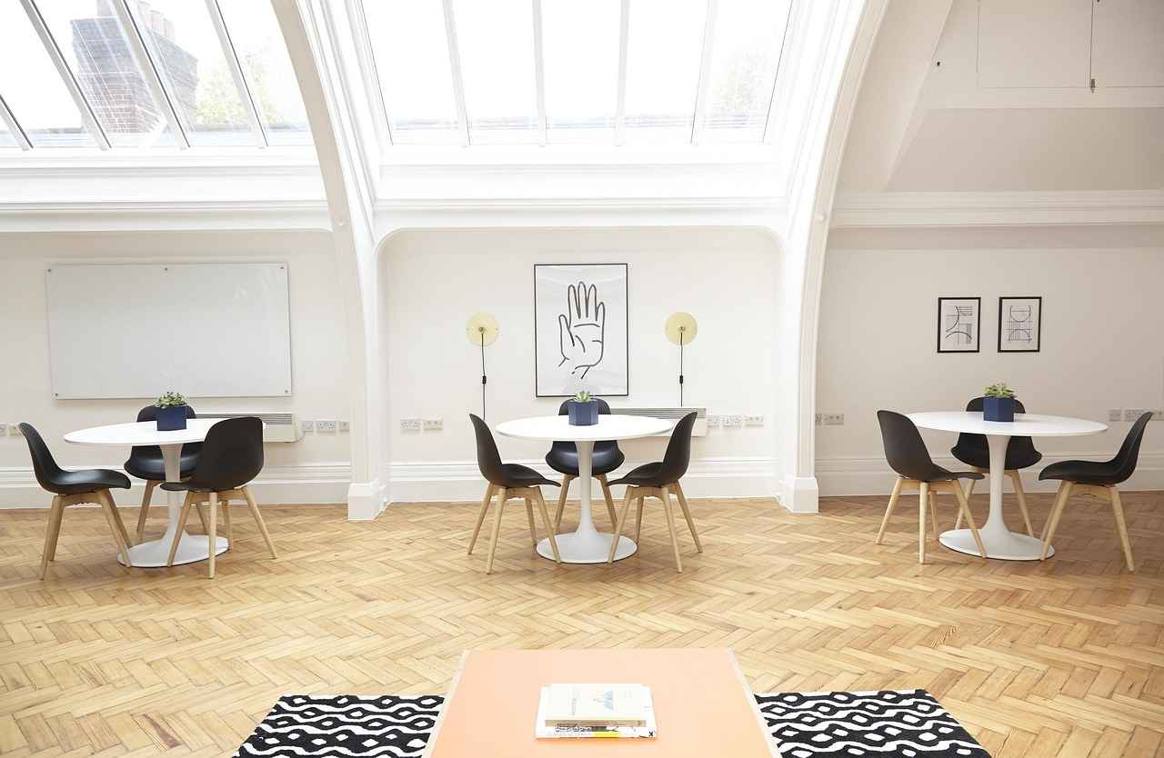 Privacy Levels: Curtains vs. Screens