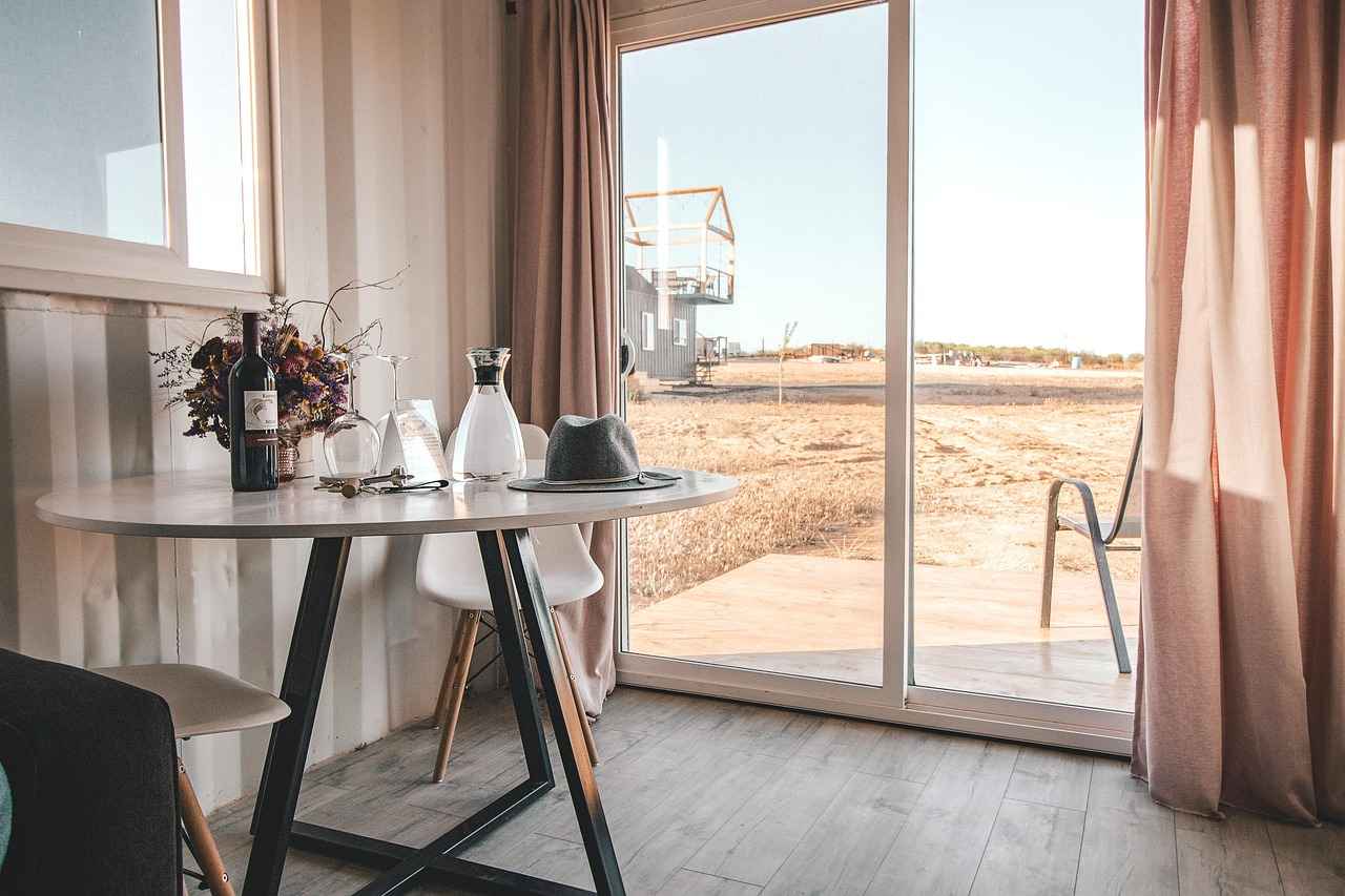 How to Incorporate Bookshelves as Dividers?